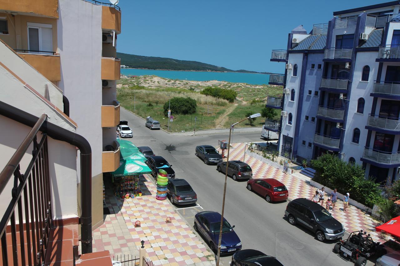 Salena Hotel Primorsko Bagian luar foto